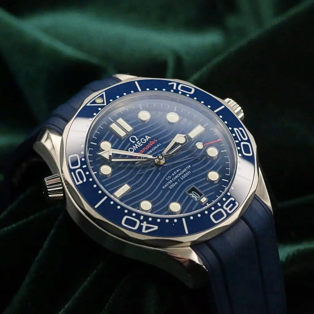 Omega Seamaster Blue Wave Dial Blue Bezel Blue Rubber Strap 41mm MINT CONDITION COMPLETE SET 210.32.42.20.03.001