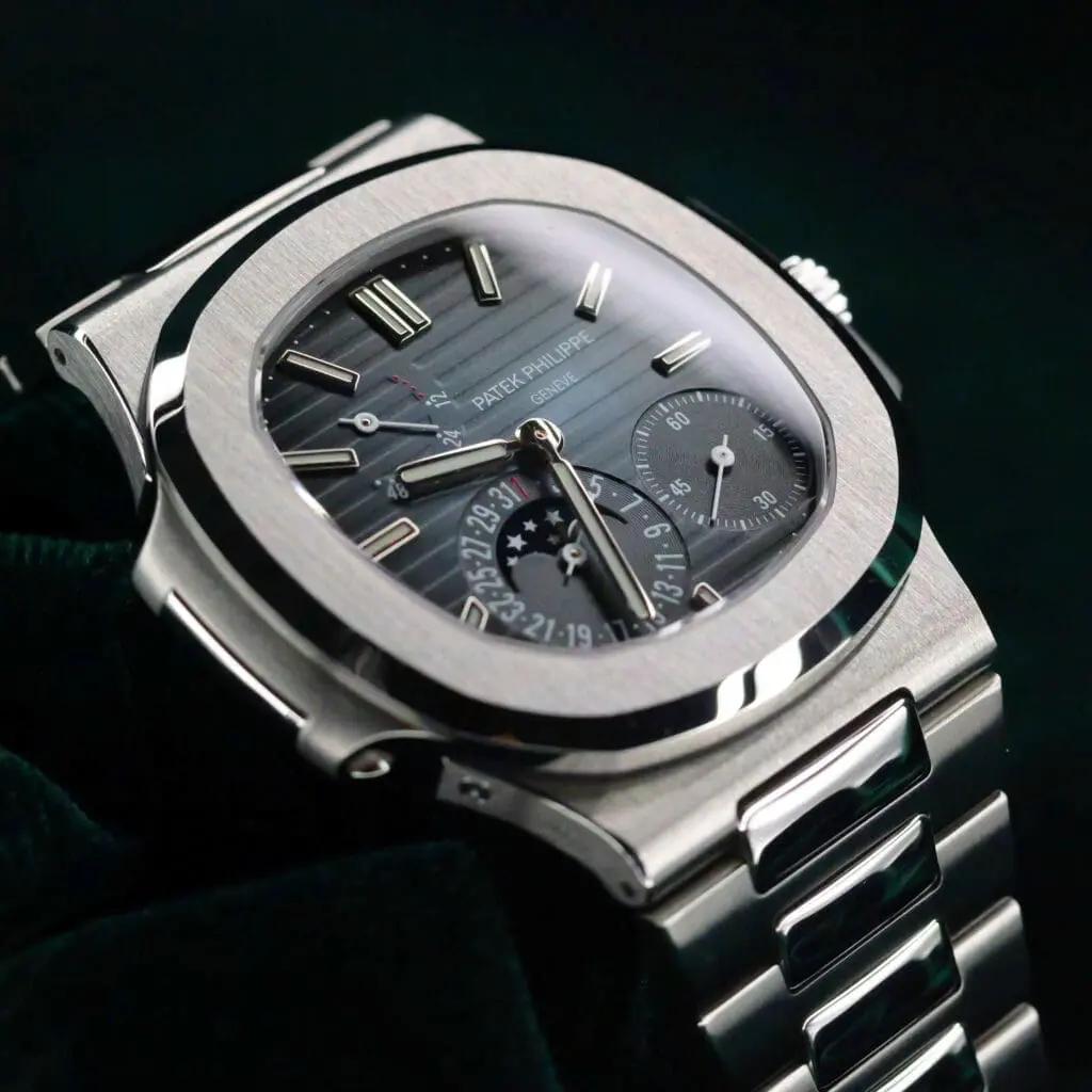 Patek Philippe Nautilus Moonphase Power Reserve Blue Dial Stainless Steel 40mm MINT CONDITION COMPLETE SET 5712/1A-001