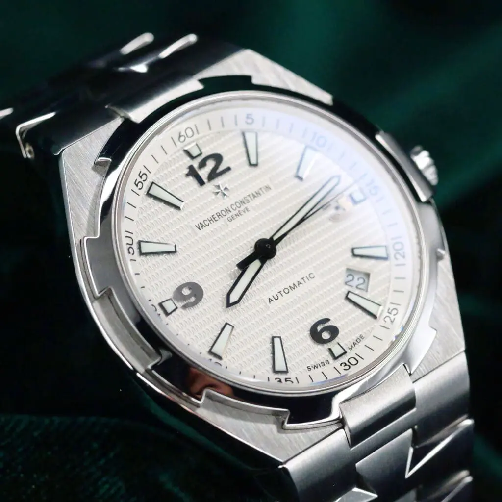Vacheron Constantin Overseas White Dial Stainless Steel 42mm MINT CONDITION COMPLETE SET 47040/B01A-9093