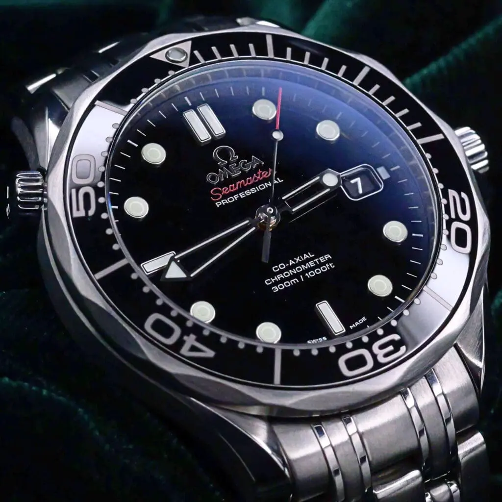 2025 Omega Seamaster Diver 300M Black Dial Black Ceramic Bezel Stainless Steel 41mm MINT CONDITION COMPLETE SET 212.30.41.20.01.003