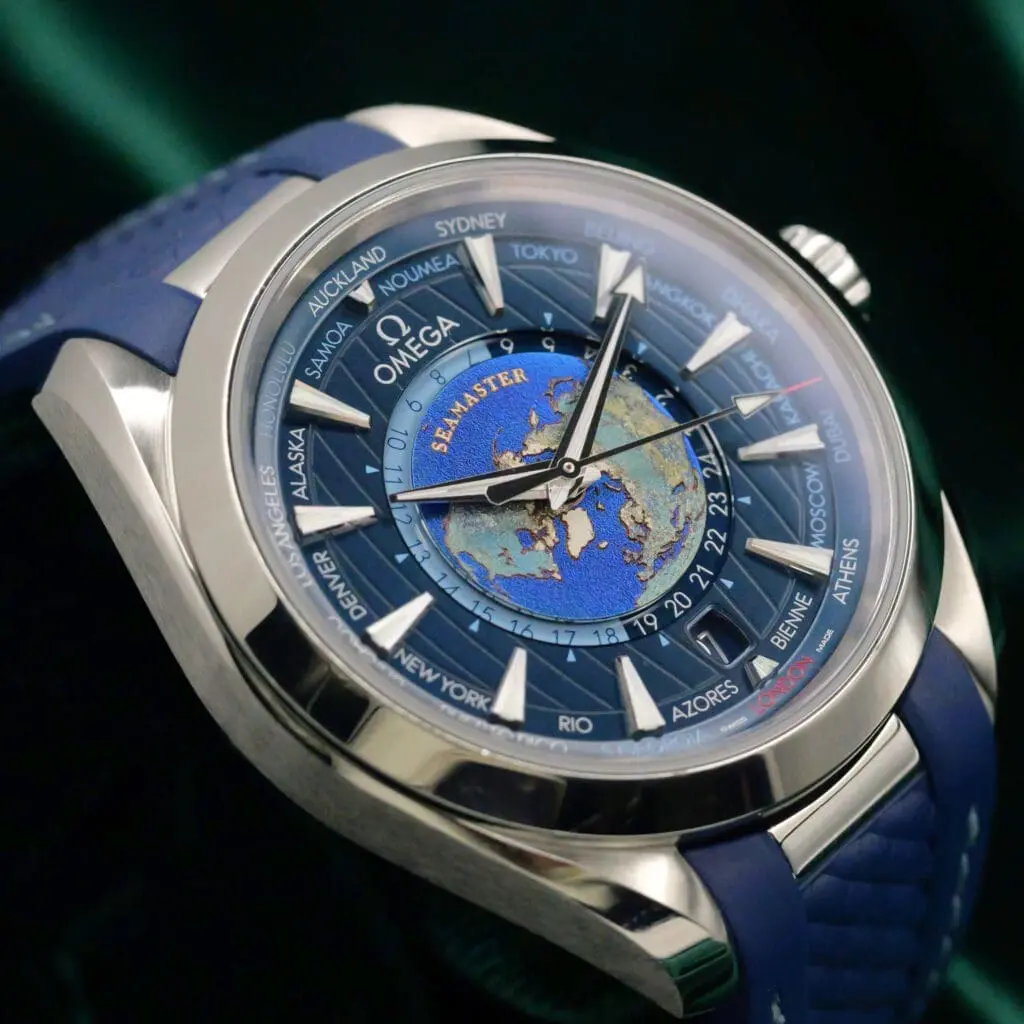 Omega Seamaster Aqua Terra Worldtimer Blue Dial Blue Rubber Strap Stainless Steel 43mm MINT CONDITION COMPLETE SET 220.12.43.22.03.001