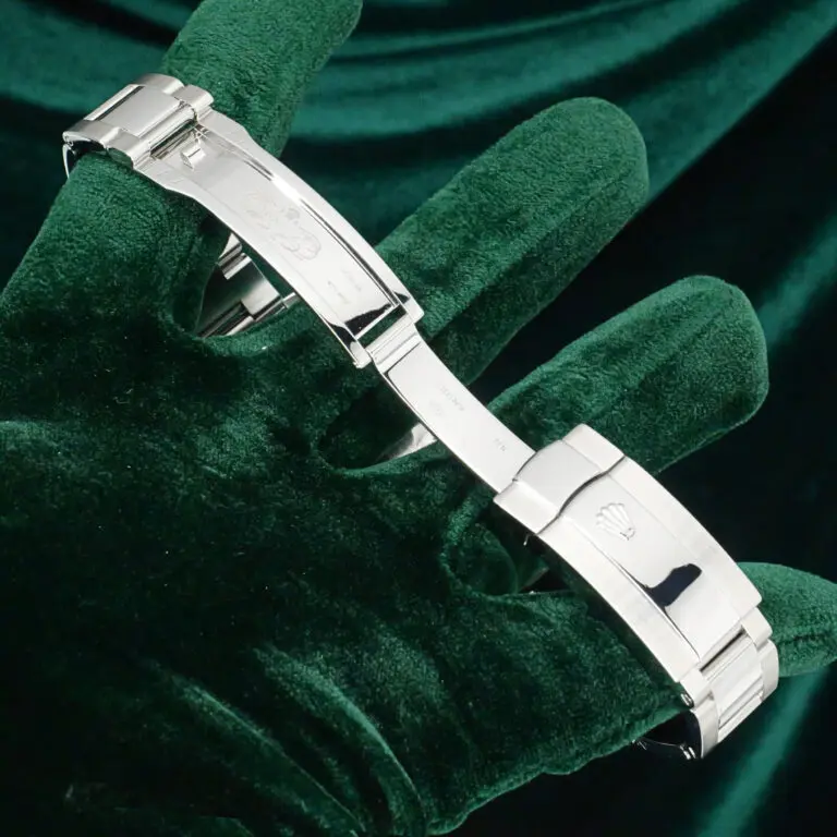 17 - buckle or clasp open