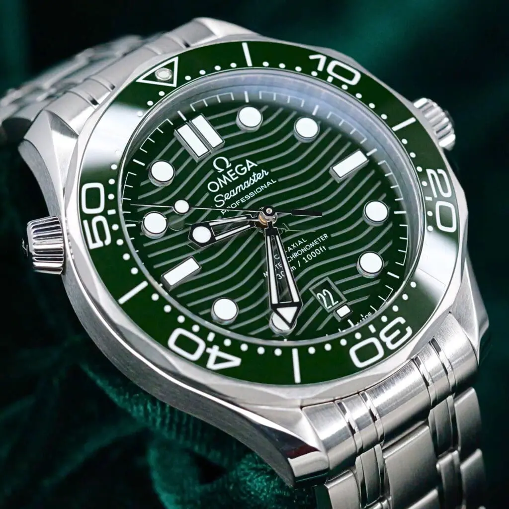 Omega Seamaster Diver 300M "Seaweed" Green Dial Green Ceramic Bezel Stainless Steel 42mm MINT CONDITION COMPLETE SET 210.30.42.20.10.001