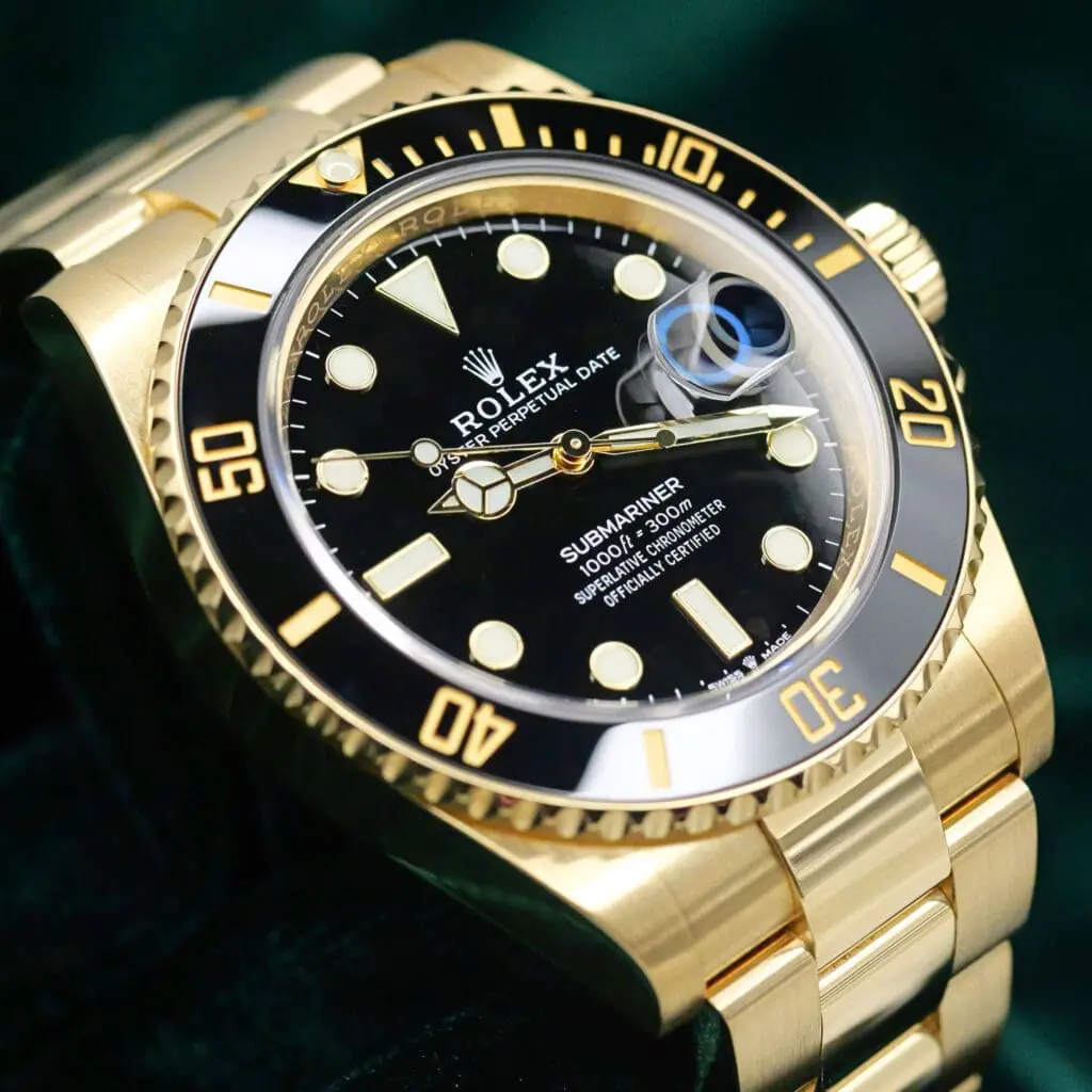 Rolex Submariner Date Black Dial Black Bezel Oyster Bracelet 18K Yellow Gold 41mm MINT CONDITION COMPLETE SET 126618LN