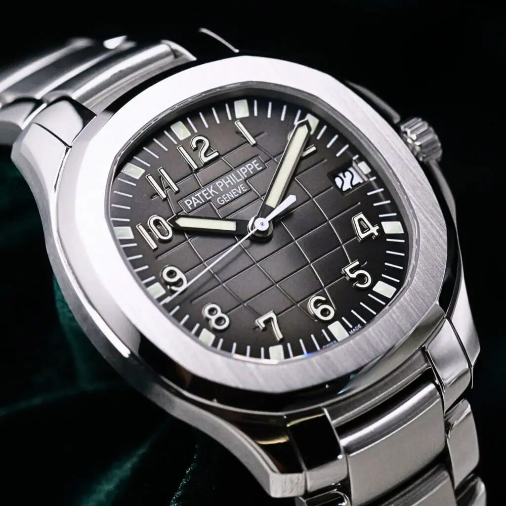 Patek Philippe Aquanaut Black Dial Stainless Steel 40mm MINT CONDITION COMPLETE SET 5167/1A-001