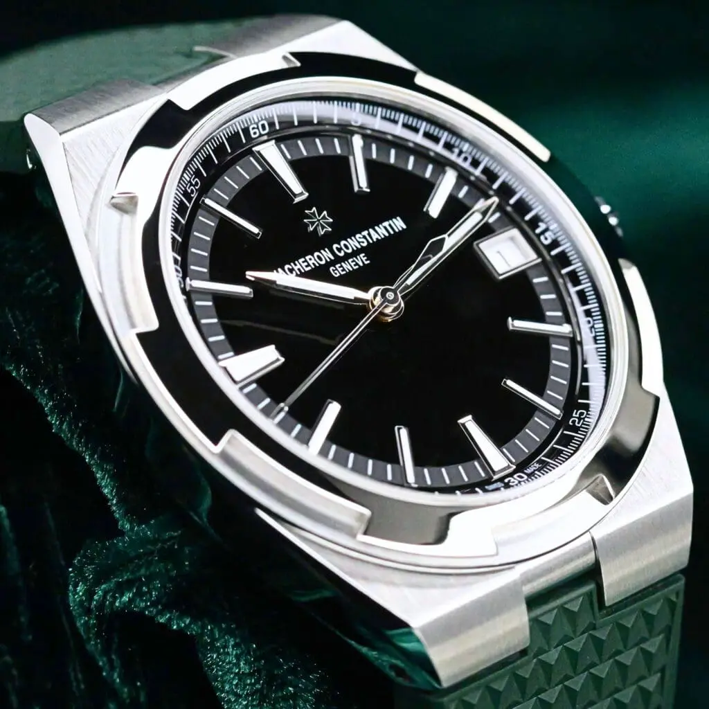 Vacheron Constantin Overseas Black Dial Green Rubber Strap Stainless Steel 41mm MINT CONDITION COMPLETE SET 4520V/210A-B483