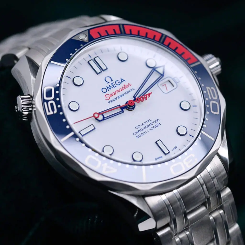Omega Seamaster Diver 300M "James Bond 007 Commander's Watch" Limited Edition White Dial Blue Ceramic Bezel Stainless Steel 41mm MINT CONDITION COMPLETE SET 212.32.41.20.04.001
