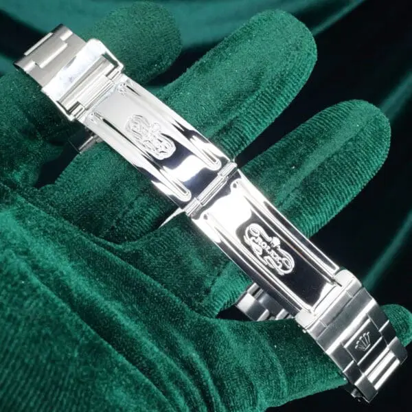 17 - buckle or clasp open