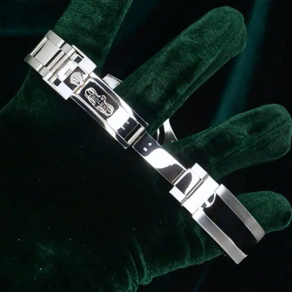 17 - buckle or clasp open