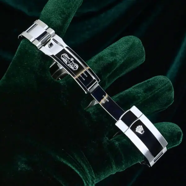 17 - buckle or clasp open
