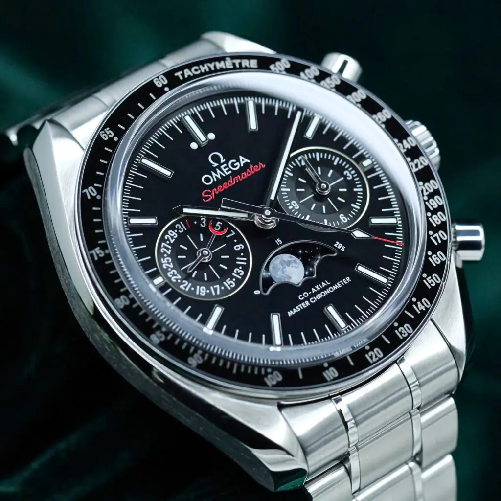 Omega Speedmaster Moonphase Black Dial Stainless Steel 44.25mm MINT CONDITION COMPLETE SET 304.30.44.52.01.001