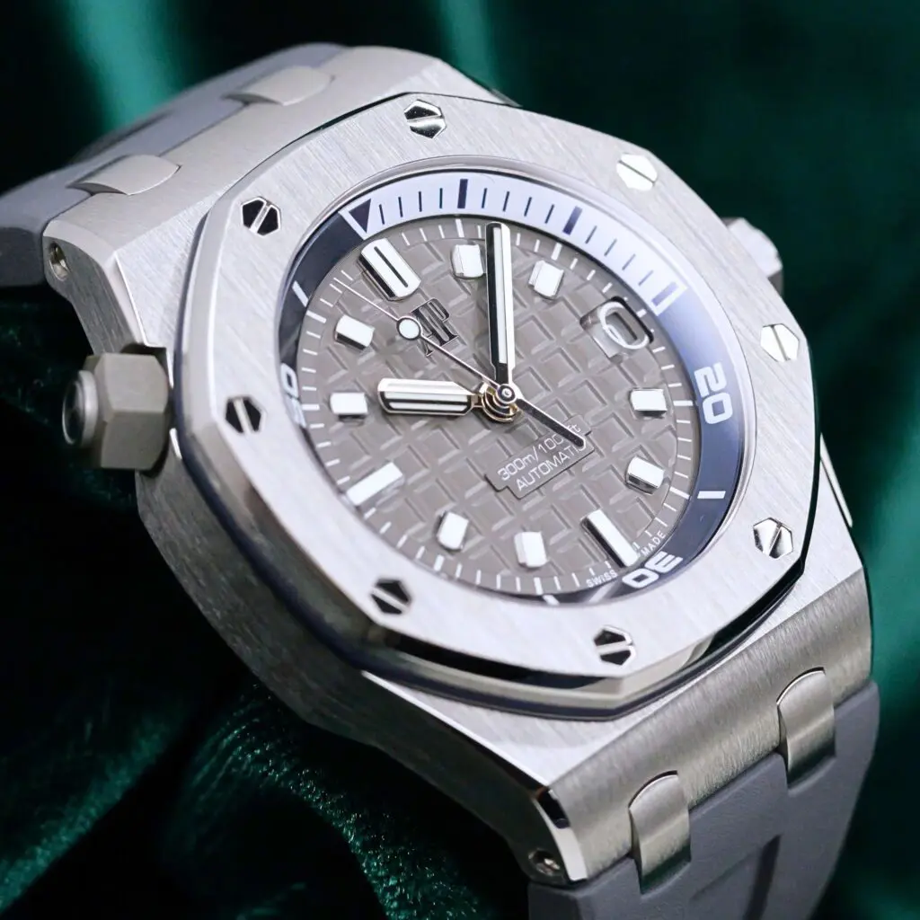 Audemars Piguet Royal Oak Offshore Diver Grey Dial Blue Inner Bezel Grey Rubber Strap Stainless Steel 42mm MINT CONDITION COMPLETE SET 15720ST.OO.A009CA.01