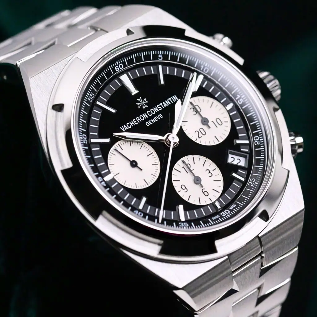 Vacheron Constantin Overseas Chronograph "Reverse Panda" Black Dial Silver Subdials Stainless Steel 42.5mm MINT CONDITION COMPLETE SET 5500V/110A-B481