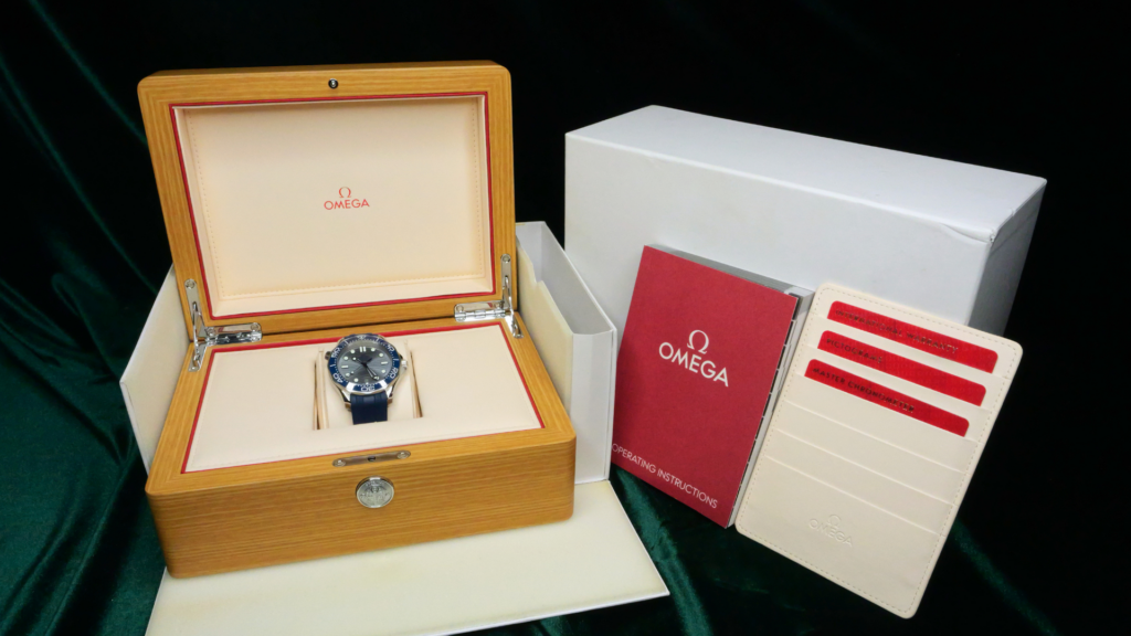 Omega Seamaster Diver 210.32.42.20.06.001 - Box & Papers
