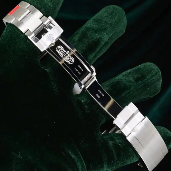 17 - buckle or clasp open