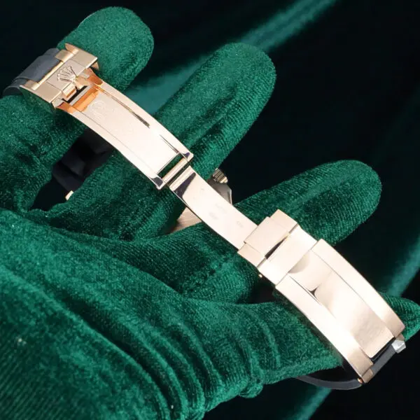 17 - buckle or clasp open
