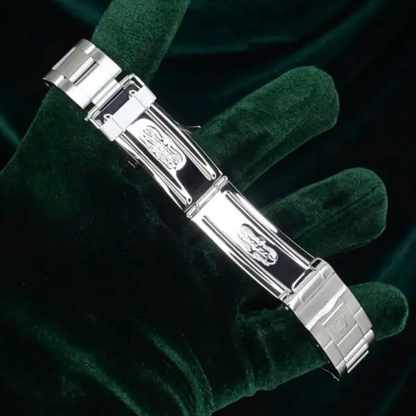 17 - buckle or clasp open