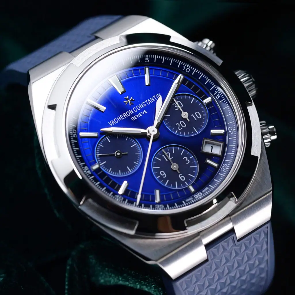 Vacheron Constantin Overseas Chronograph Blue Dial Blue Rubber Strap Stainless Steel 42.5mm MINT CONDITION COMPLETE SET 5500V/110A-B148