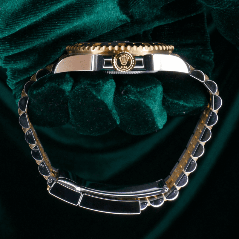 Rolex 126713GRNR GMT-Master II Bumblebee crown side case w bracelet