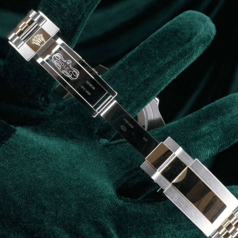 Rolex 126713GRNR GMT-Master II Bumblebee buckle or clasp open