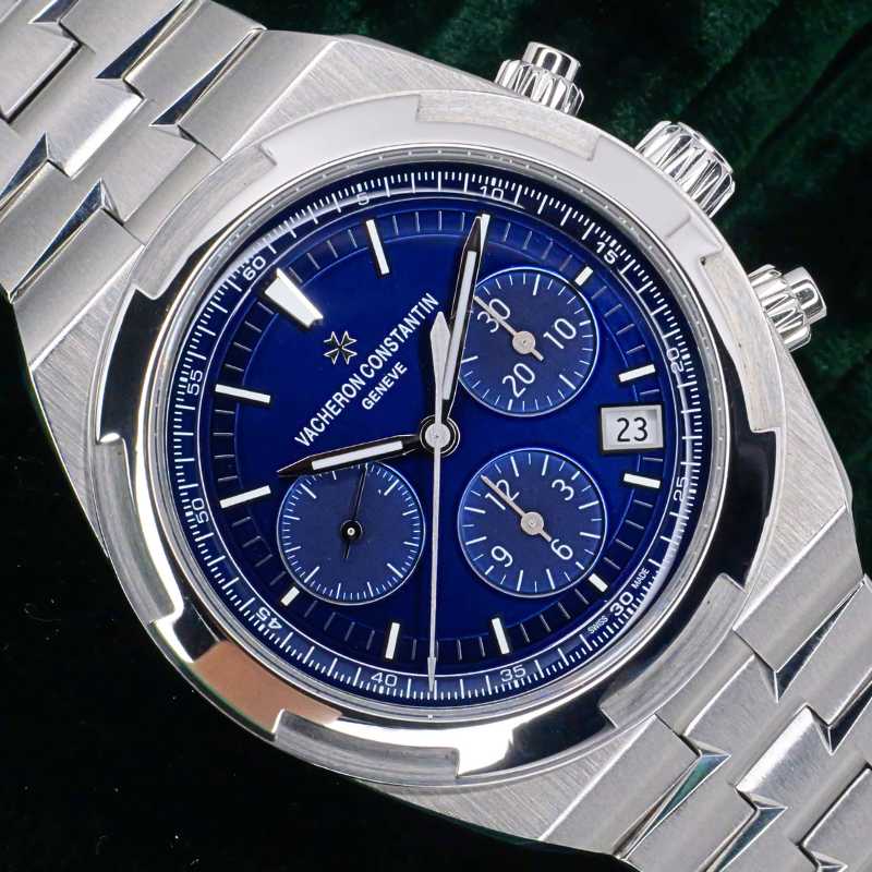 Vacheron Constantin 5500V 110A front diagonal