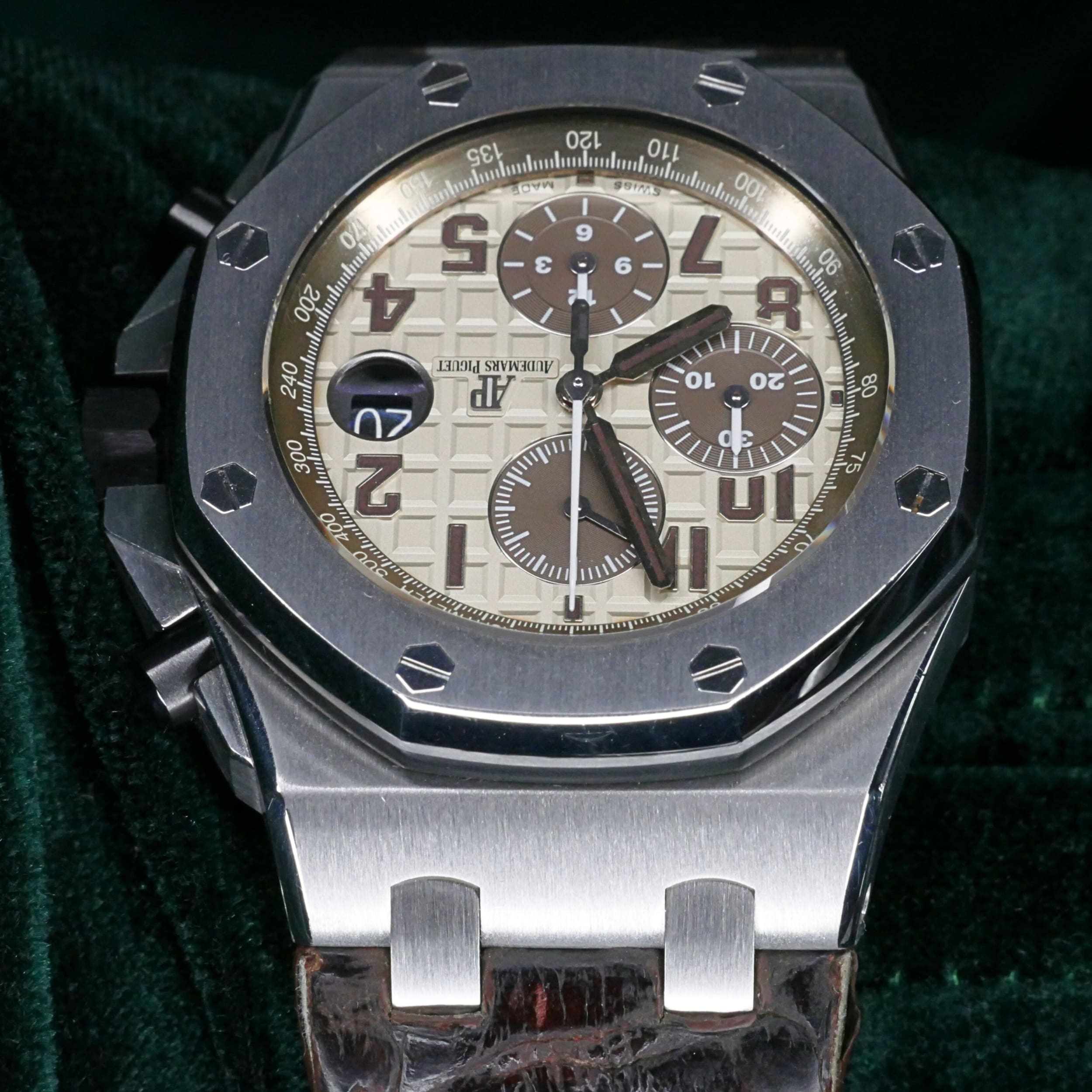 Audemars Piguet Royal Oak Offshore Chronograph Safari 42 mm Ivory Audemars Piguet Royal Oak Offshore Chronograph Safari 42 mm Ivory