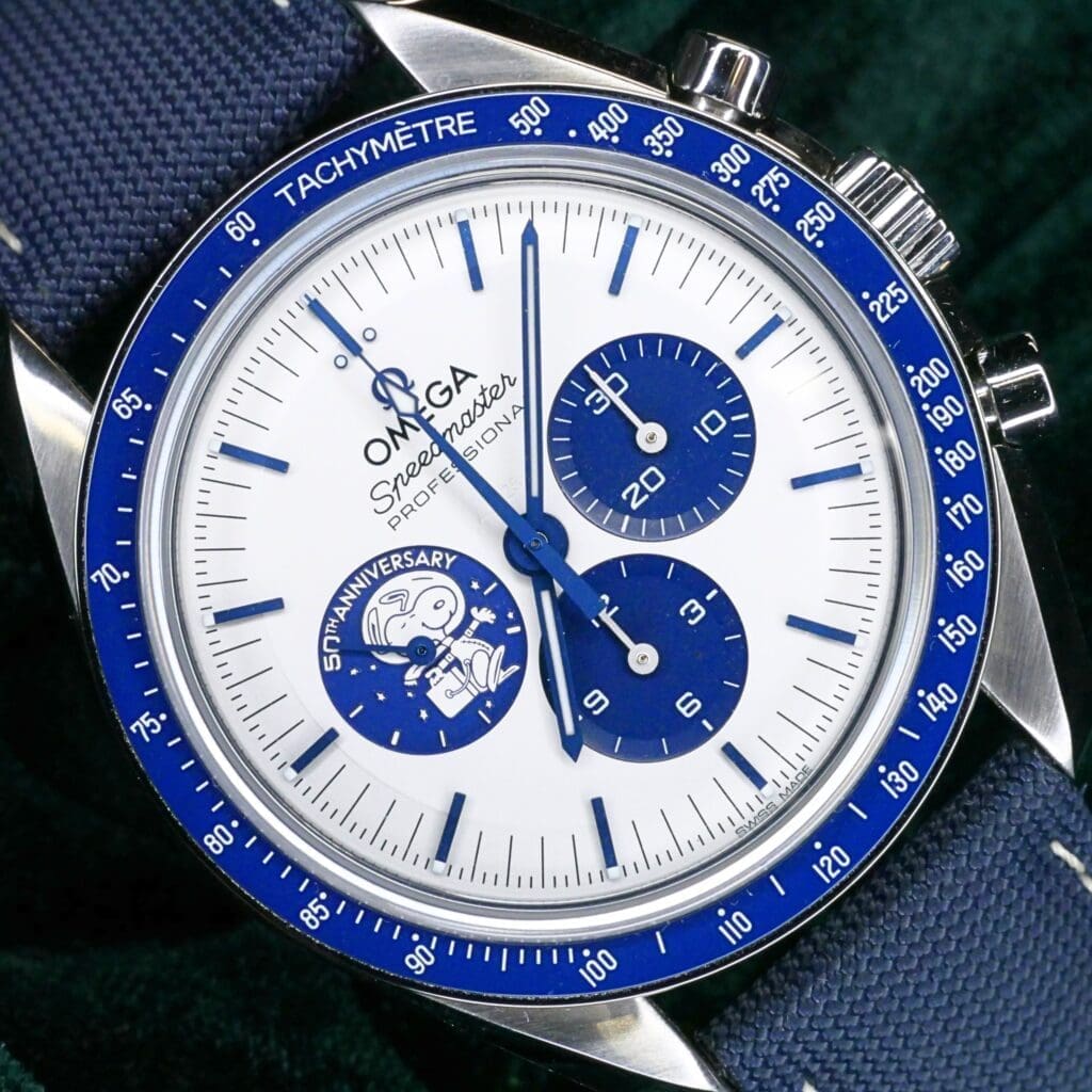 Omega Speedmaster "Silver Snoopy Award" 42MM White Dial Blue Bezel Stainless Steel COMPLETE SET EXCELLENT CONDITION 310.32.42.50.02.001