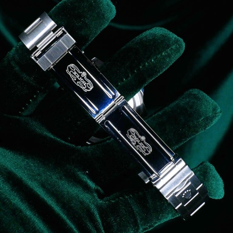 19 - buckle or clasp open