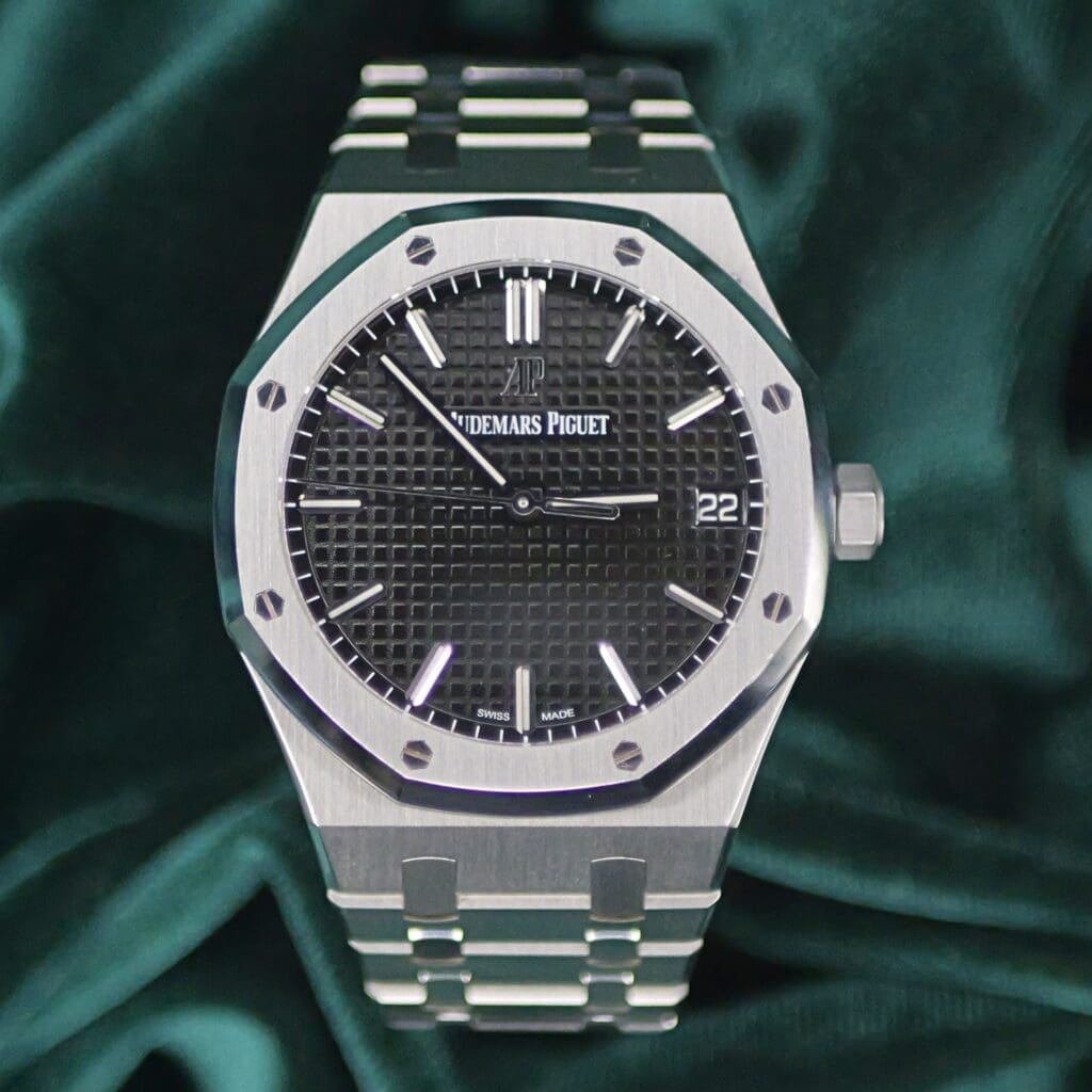 Audemars Piguet Royal Oak 41MM Black Dial Stainless Steel COMPLETE SET MINT CONDITION 15500ST.OO.1220ST.03