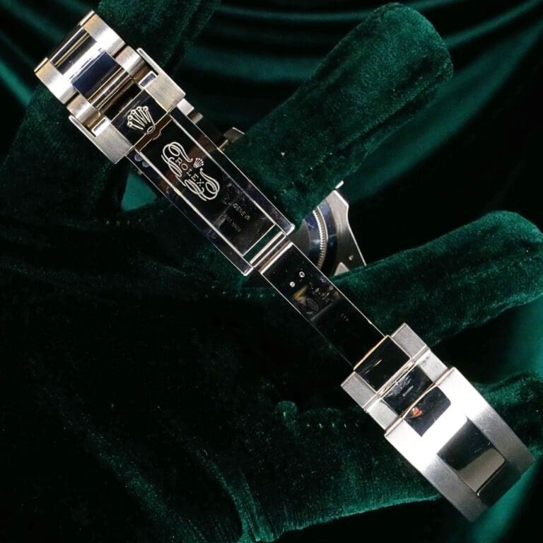 19 - buckle or clasp open