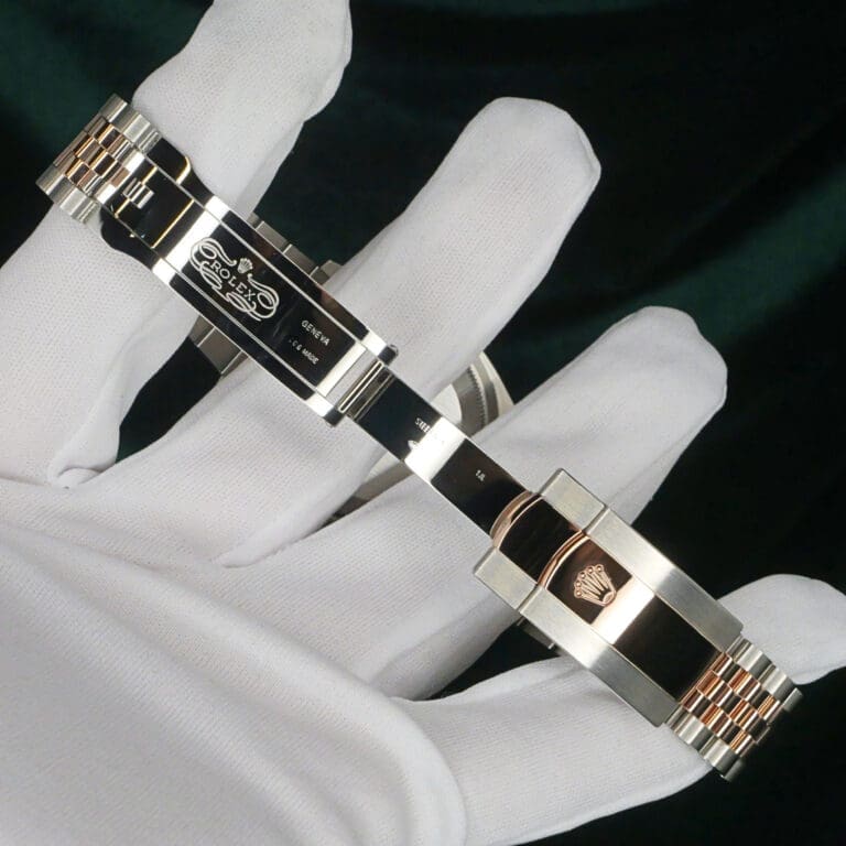 19 - buckle or clasp open