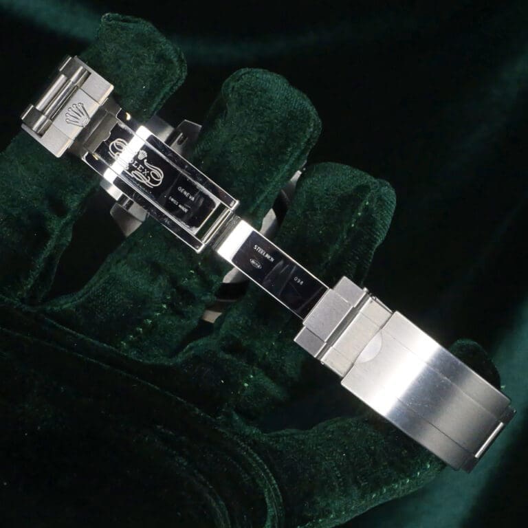 19 - buckle or clasp open