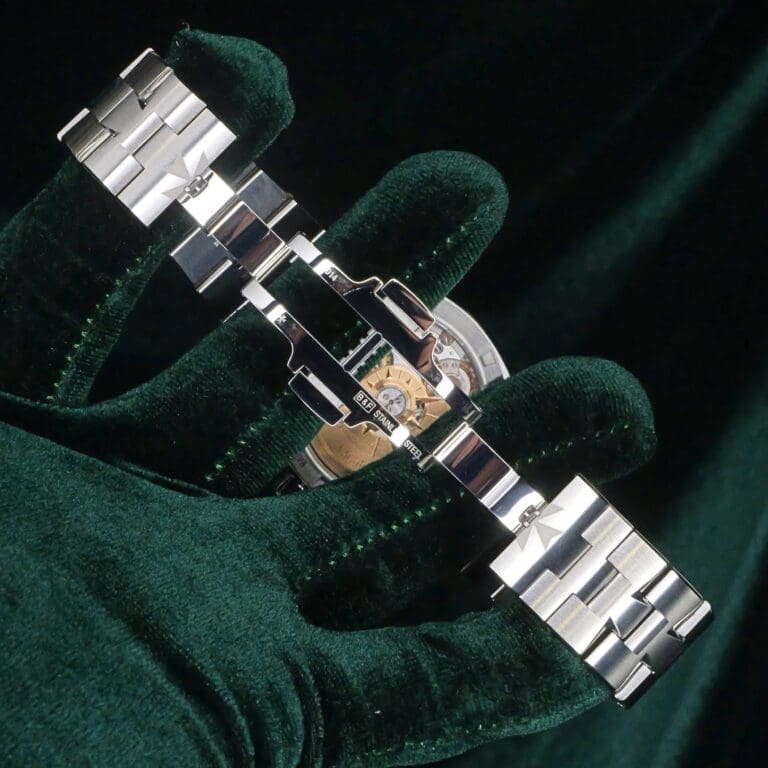 19 - buckle or clasp open