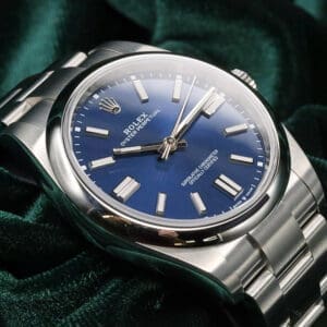 2025 NEW UNWORN Rolex Oyster Perpetual 41MM Blue Dial Stainless Steel COMPLETE SET 124300