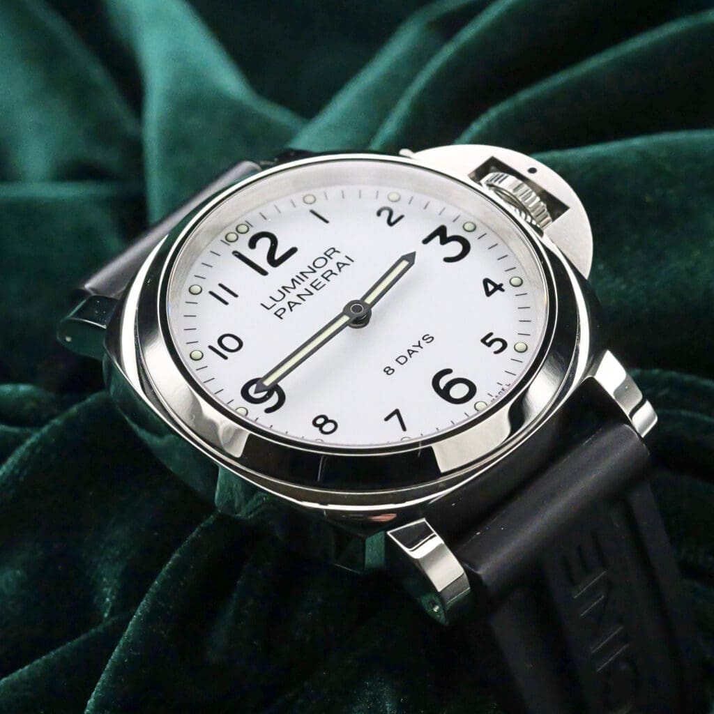 Panerai Luminor Base 8 Days 44MM White Dial Black Rubber Strap Stainless Steel COMPLETE SET MINT CONDITION PAM00561