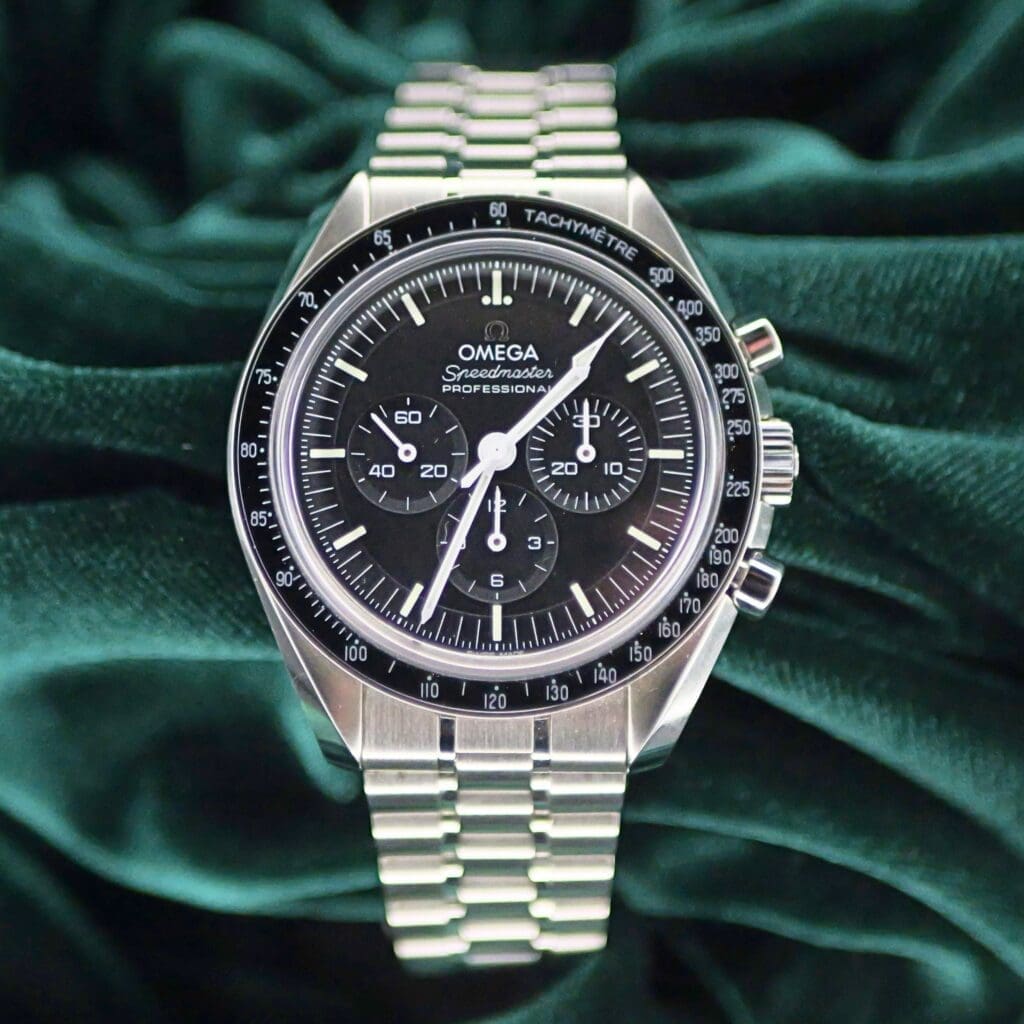 Omega Speedmaster Moon Watch Professional 42MM Black Dial Stainless Steel MINT CONDITION COMPLETE SET 310.30.42.50.01.002