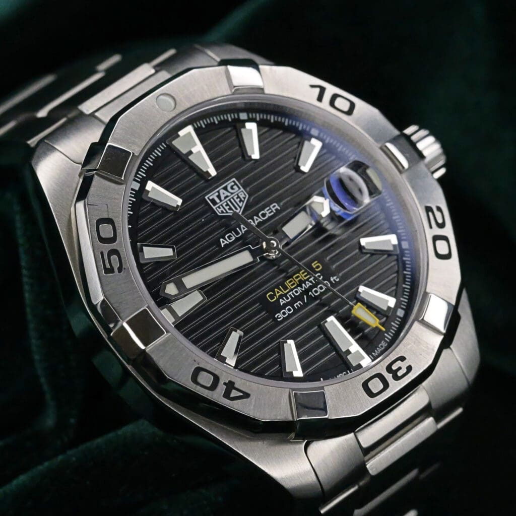 Tag Heuer Aquaracer 41MM Black Dial Stainless Steel NEAR MINT CONDITION COMPLETE SET WBD2110.BA0928