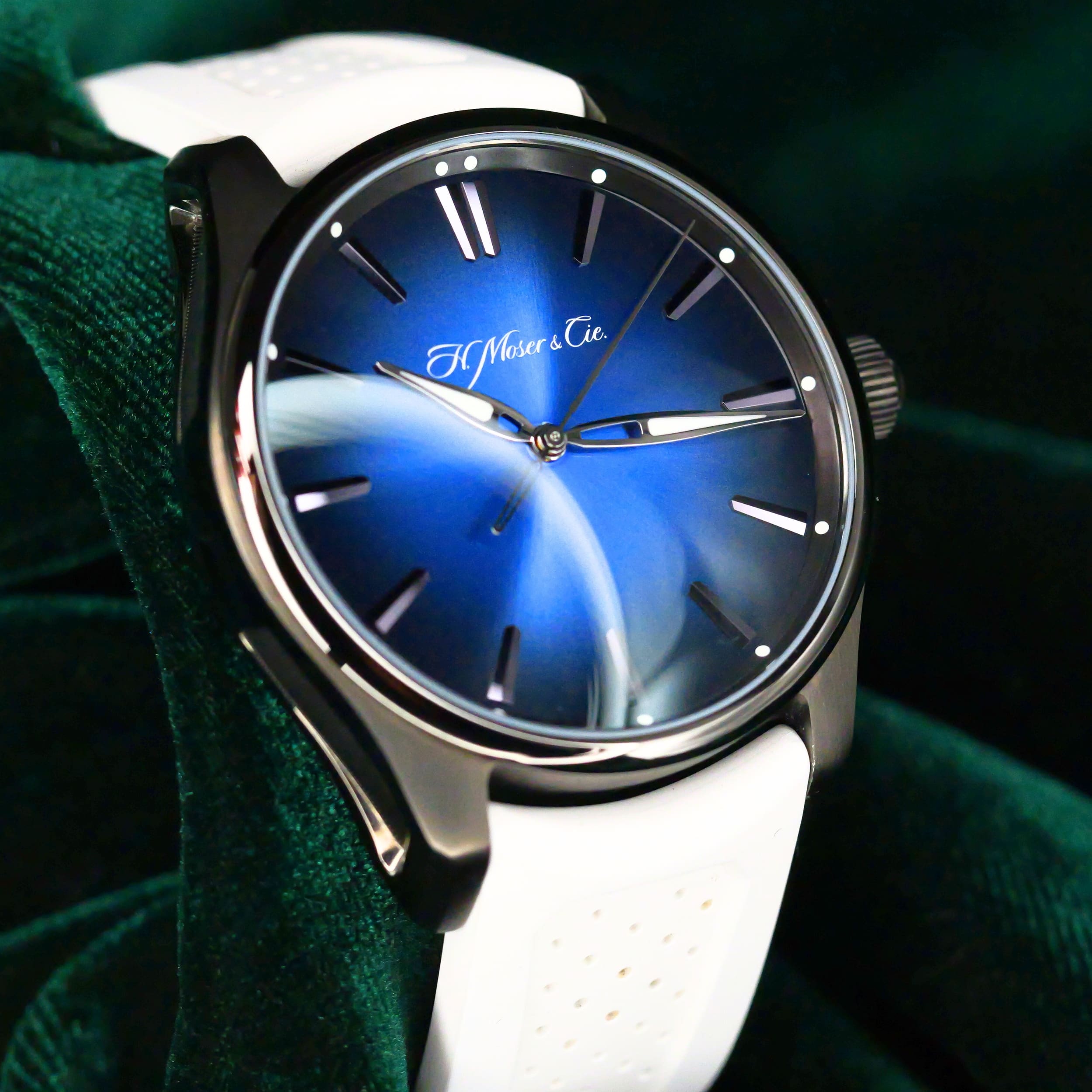 2024 H. Moser & Cie Pioneer Centre Seconds 42.mm Funky Blue Fumé