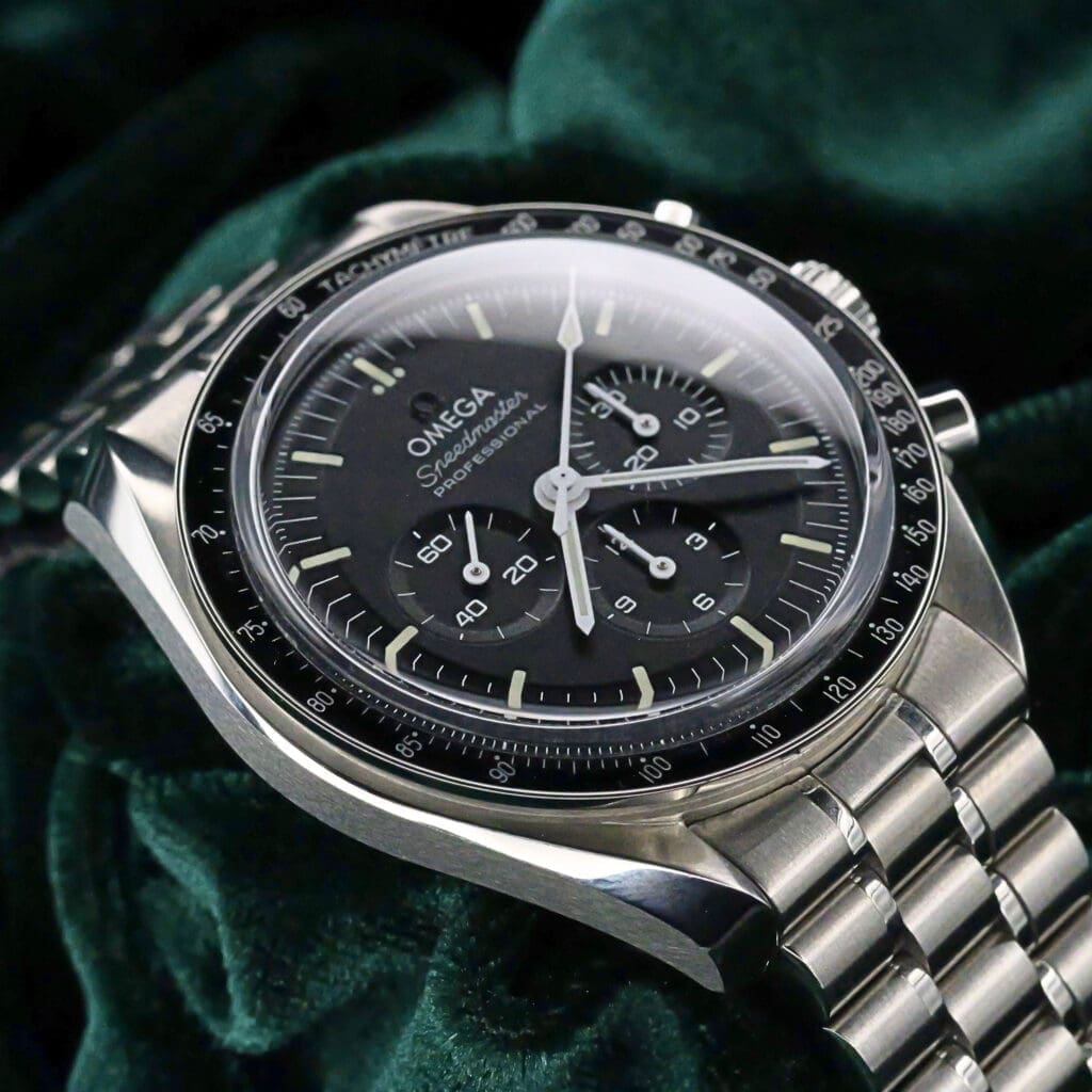 Omega Speedmaster Moon Watch Professional 42MM Black Dial Stainless Steel MINT CONDITION COMPLETE SET 310.30.42.50.01.002