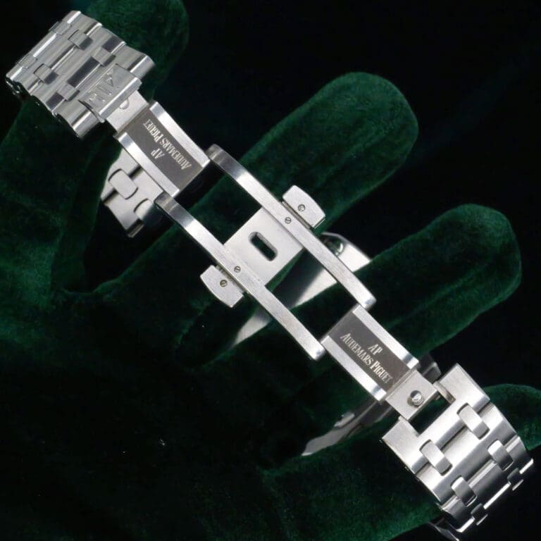 17 - buckle or clasp open