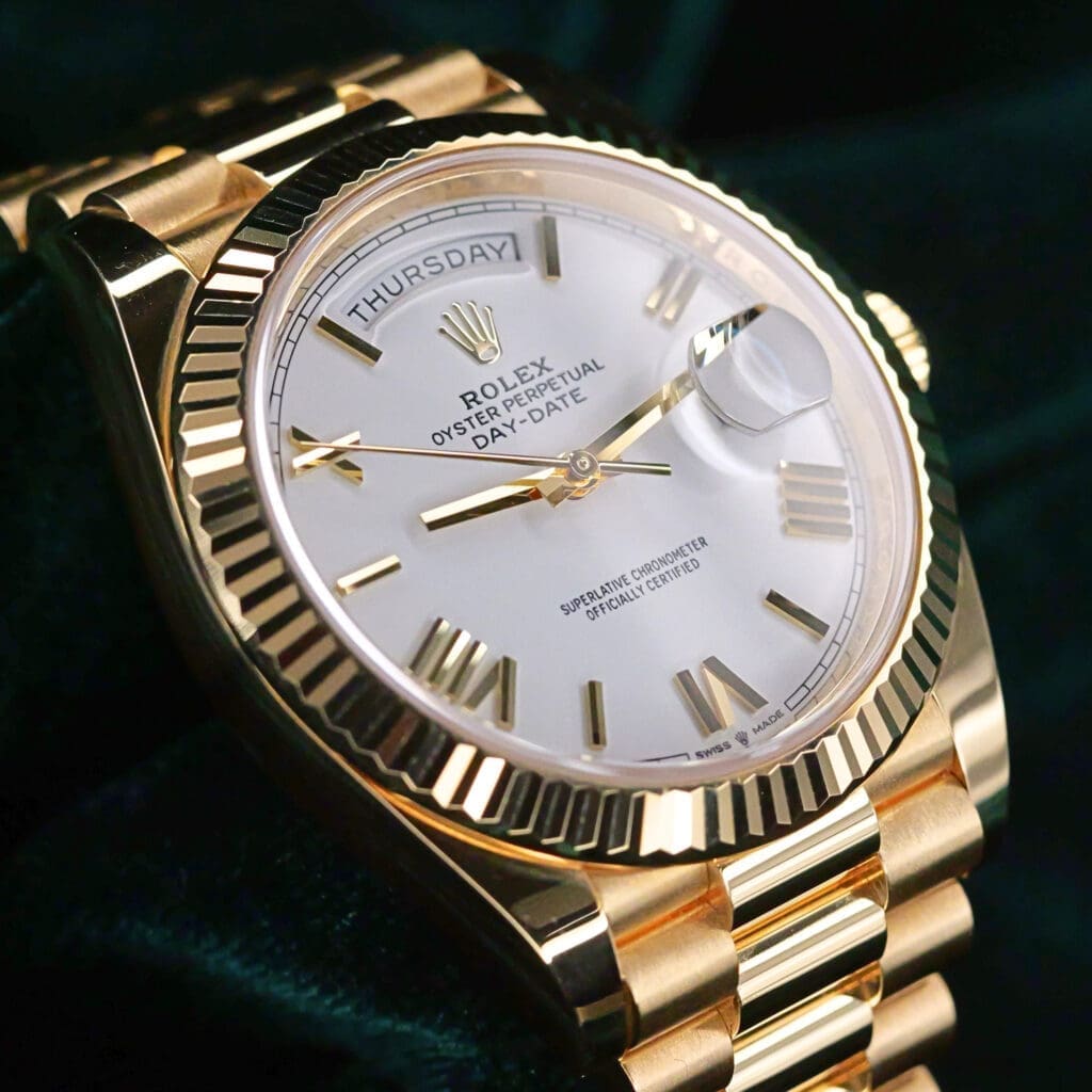 Rolex Day-Date 40 White Roman Dial Fluted Bezel President Bracelet Yellow Gold MINT CONDITION COMPLETE SET 228238