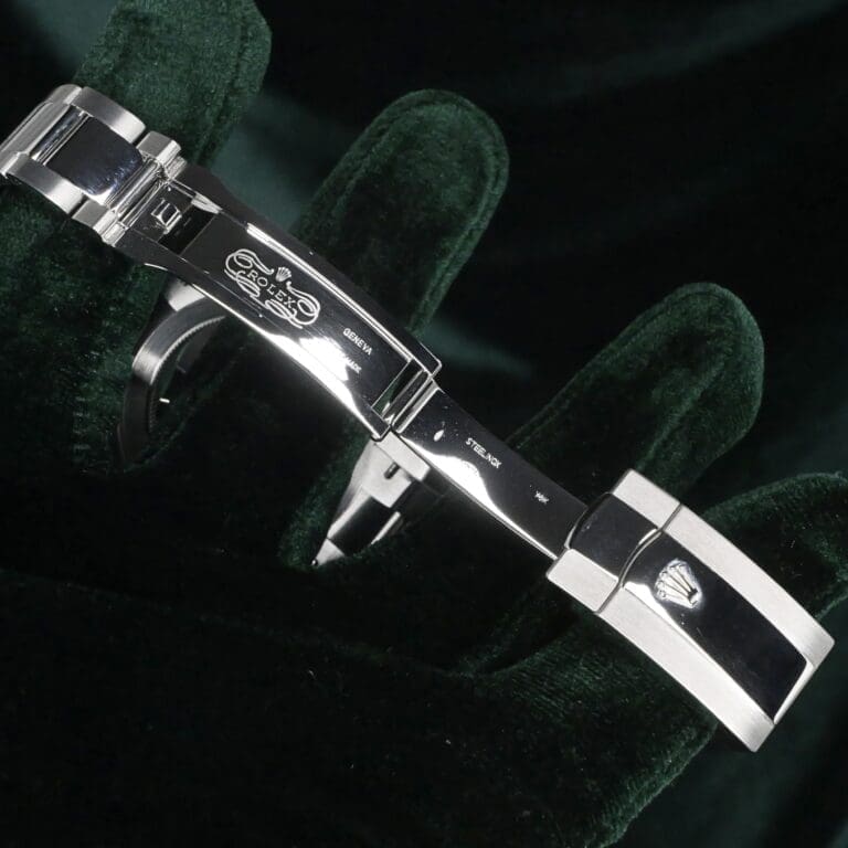 17 - buckle or clasp open