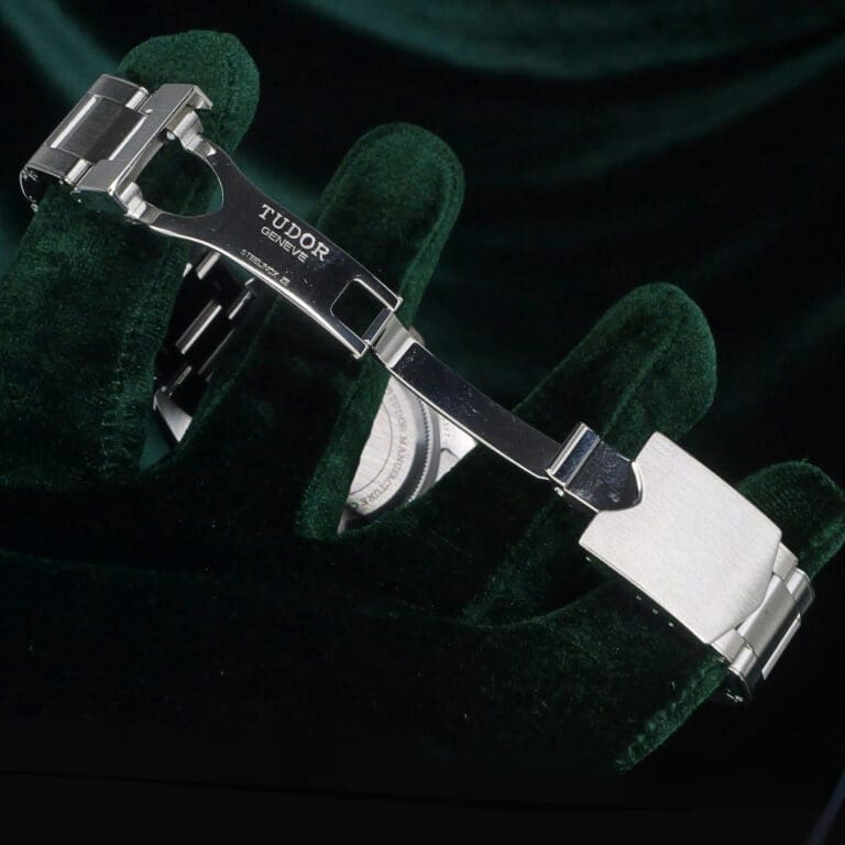 17 - buckle or clasp open