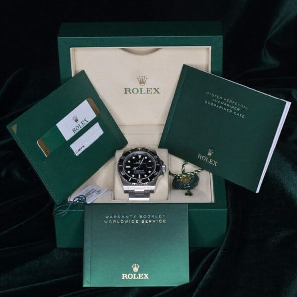 ROLEX Submariner 付属品セット Rolex Submariner Date Black Dial Black Ceramic Bezel Stainless