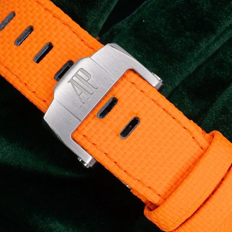 15 - buckle or clasp closed diagonal