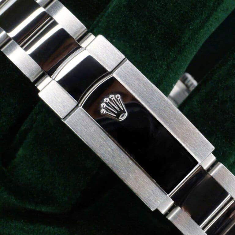 15 - buckle_clasp closed diag