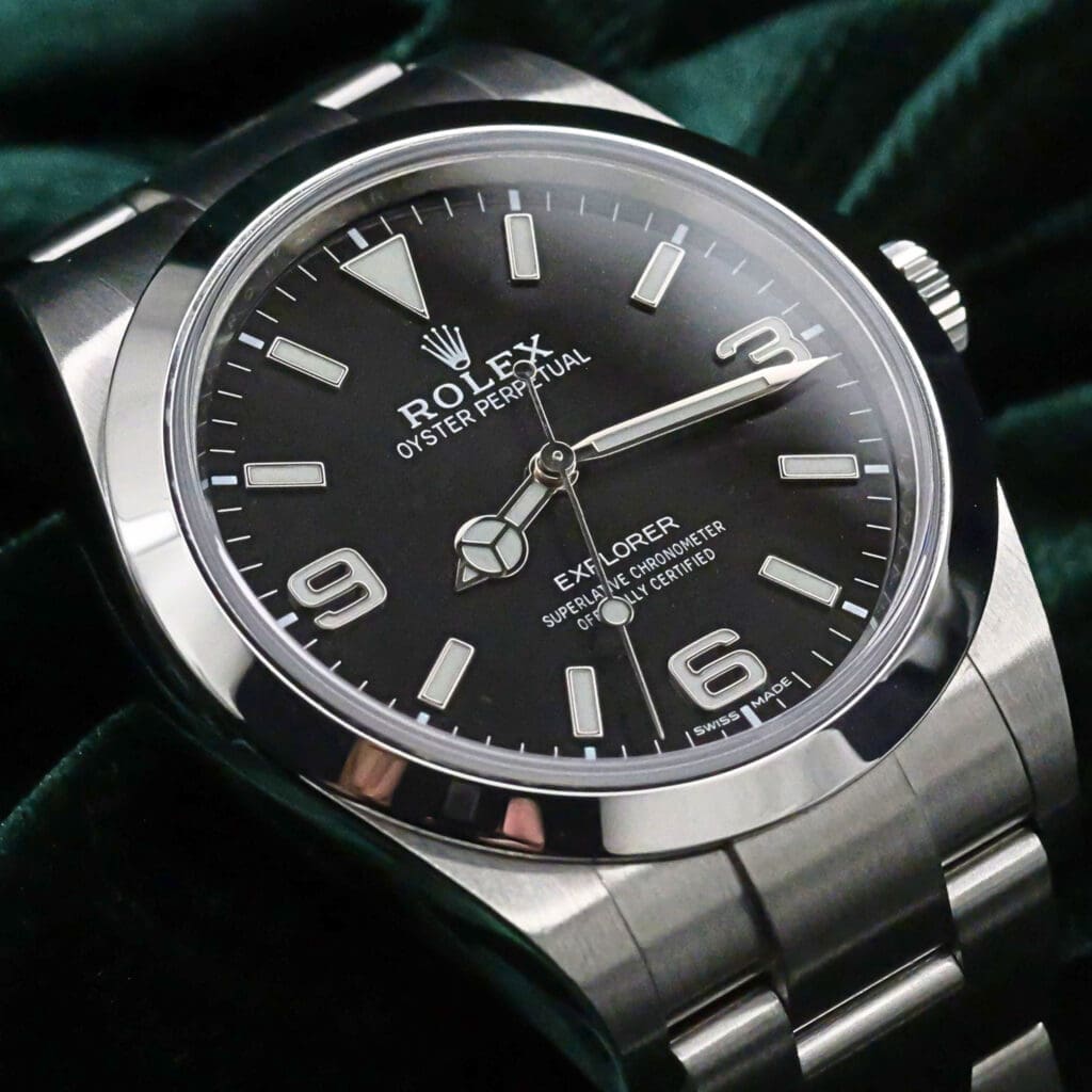 Rolex Explorer Black Dial Stainless Steel 39mm MINT CONDITION COMPLETE SET 214270