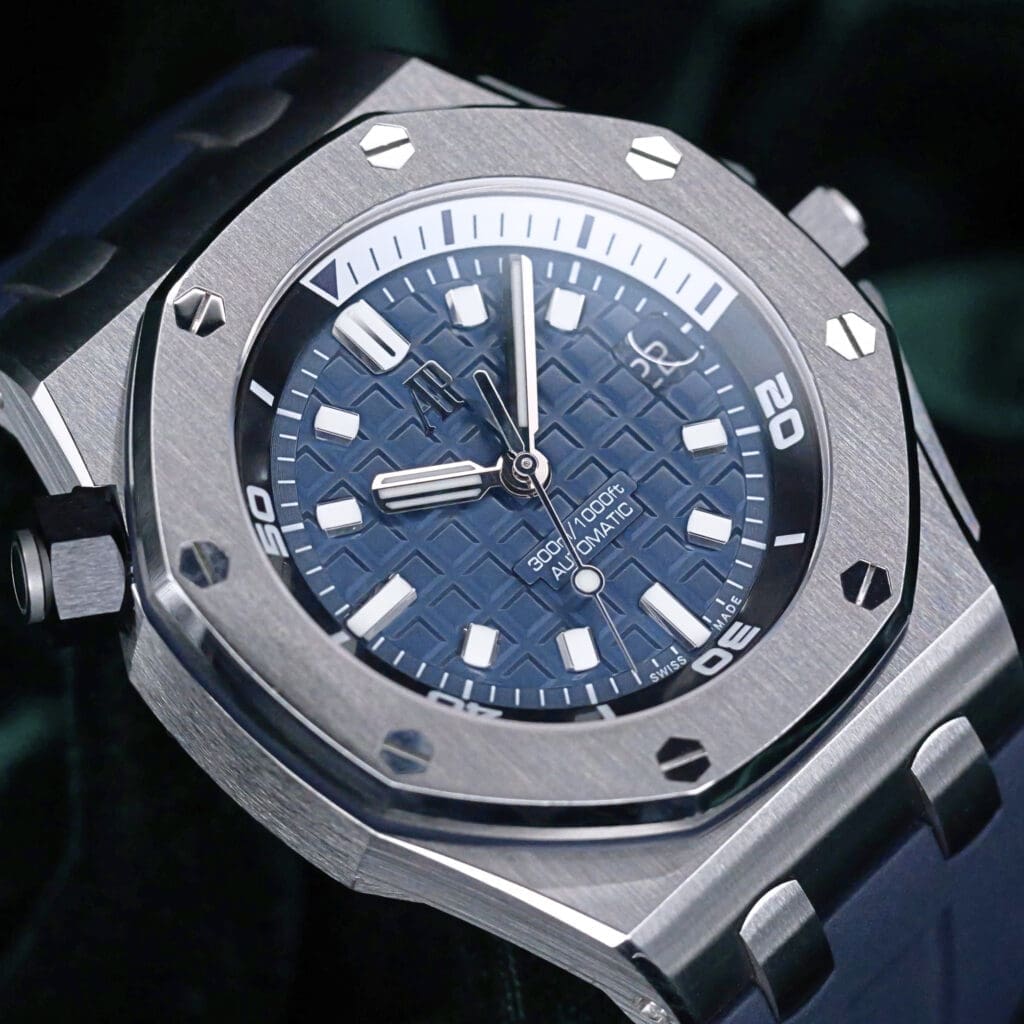 Audemars Piguet Royal Oak Offshore Diver Blue Dial Blue Rubber Strap Stainless Steel 42mm MINT CONDITION COMPLETE SET 15720ST.OO.A027CA.01