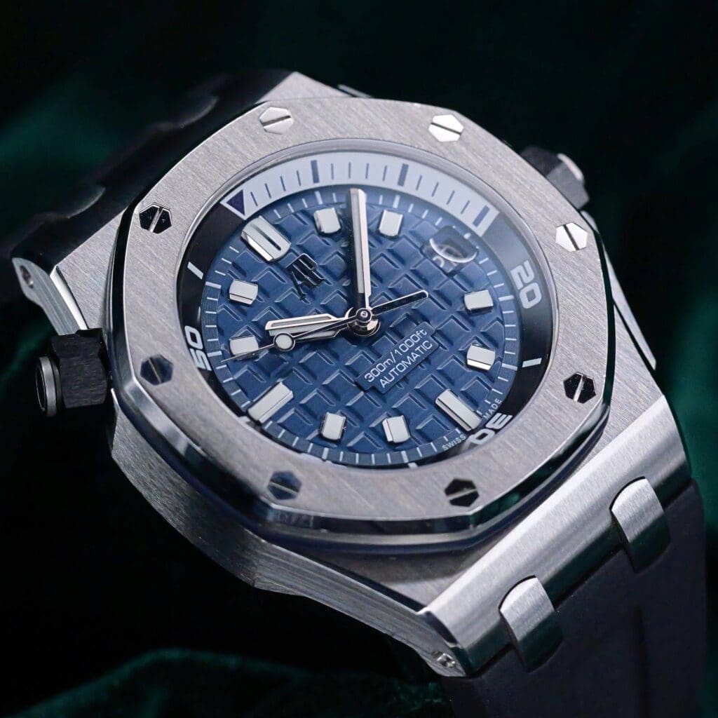 Audemars Piguet Royal Oak Offshore Diver Blue Dial Black Rubber Strap Stainless Steel 42mm MINT CONDITION COMPLETE SET 15720ST.OO.A027CA.01