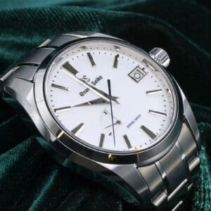 Grand Seiko SBGA211 “Snowflake” diagonal right